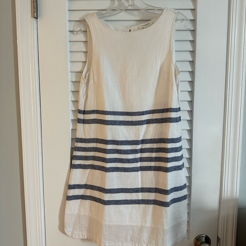 Beachlunchlounge White Sleeveless Top